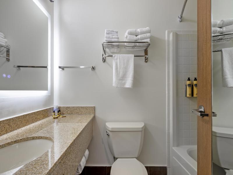 Best Western Plus Meridian image