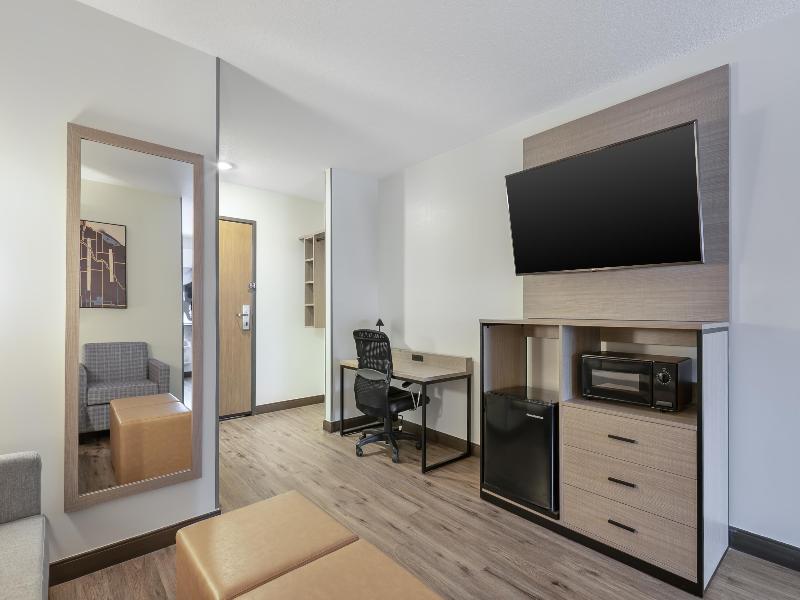 Best Western Plus Meridian image