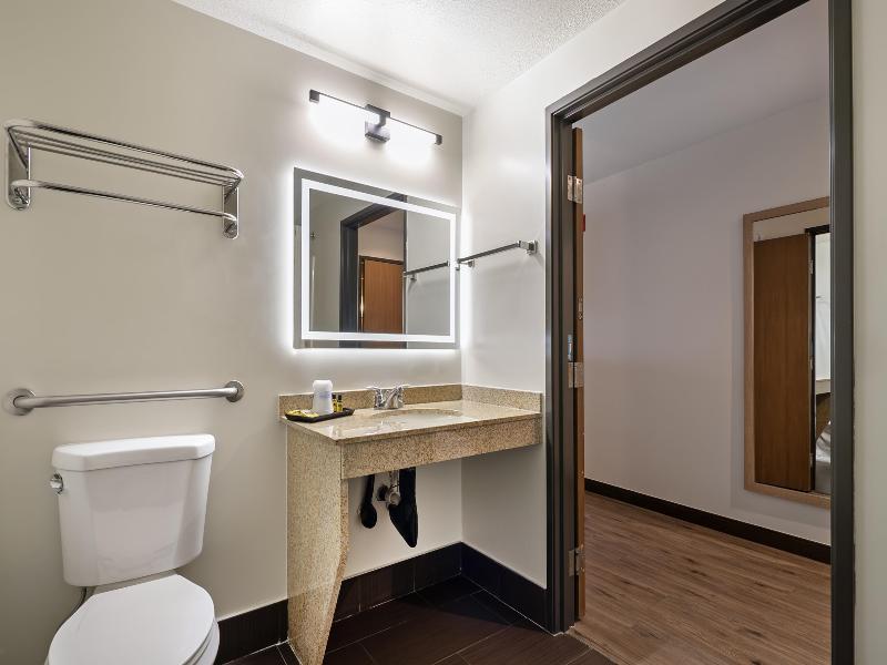 Best Western Plus Meridian image
