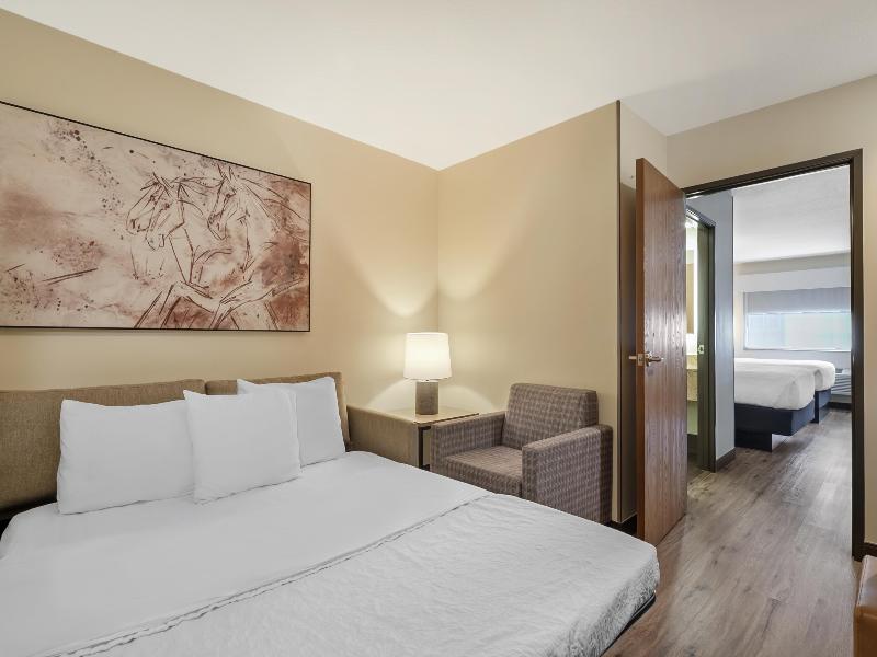 Best Western Plus Meridian image