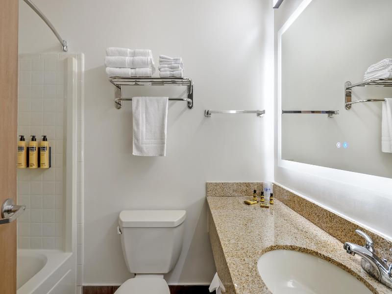 Best Western Plus Meridian image