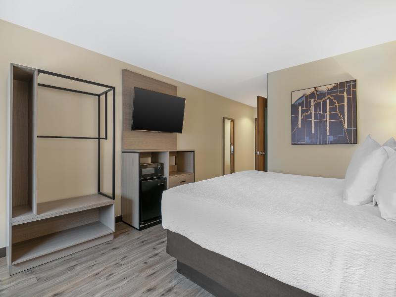 Best Western Plus Meridian image