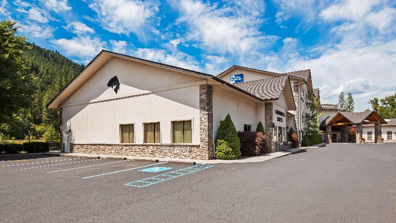 Best Western Lodge at River's Edge image