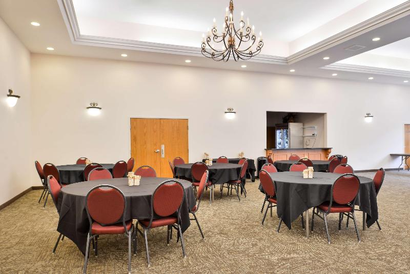 Best Western Lodge at River's Edge image