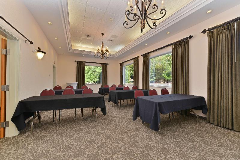 Best Western Lodge at River's Edge image