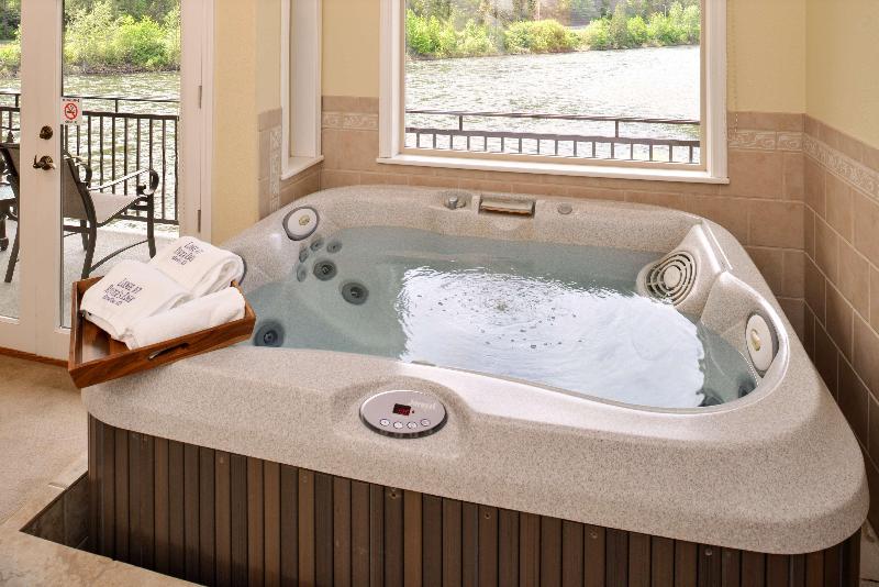 Best Western Lodge at River's Edge image