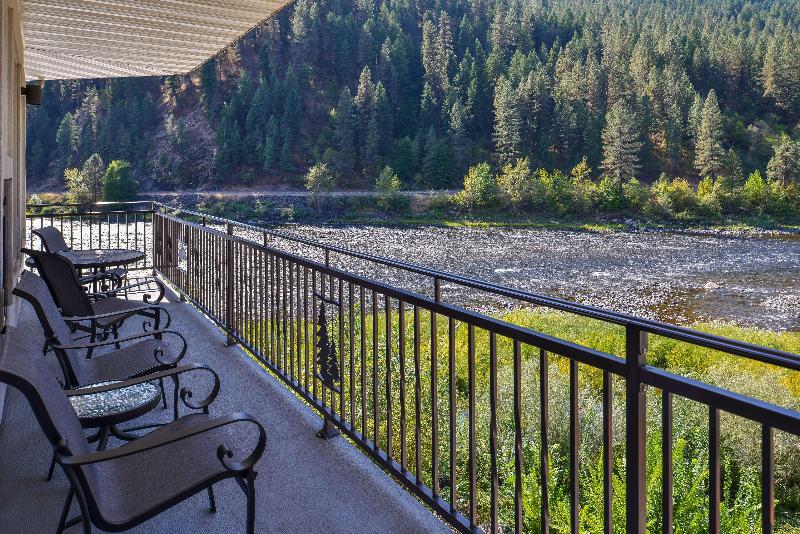 Best Western Lodge at River's Edge image