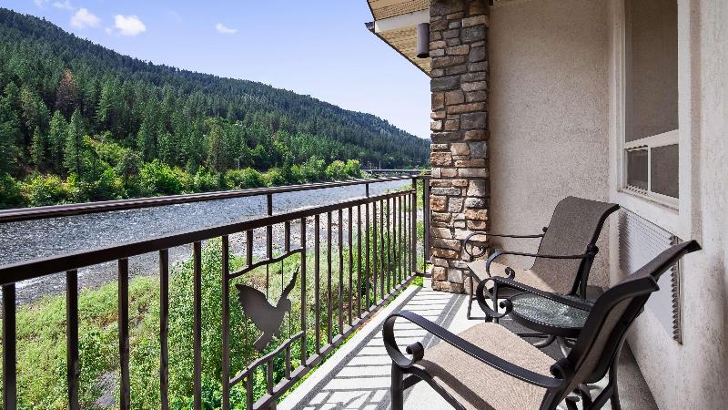 Best Western Lodge at River's Edge image