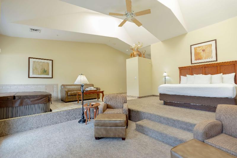Best Western Lodge at River's Edge image
