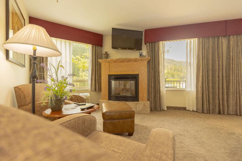 Best Western Lodge at River's Edge image