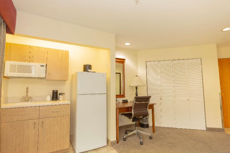 Best Western Lodge at River's Edge image