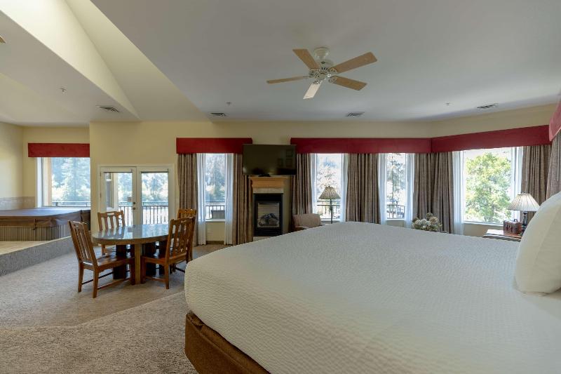 Best Western Lodge at River's Edge image