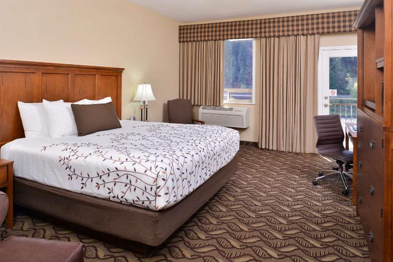 Best Western Lodge at River's Edge image