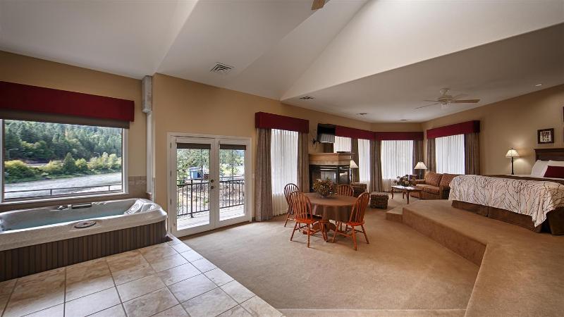 Best Western Lodge at River's Edge image