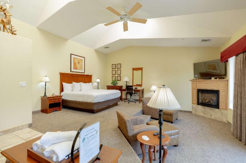 Best Western Lodge at River's Edge image