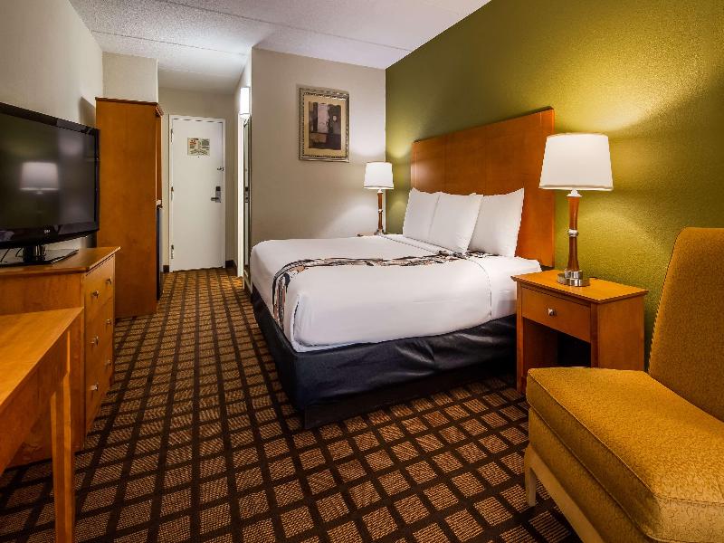 Best Western Plus Chicago Hillside image