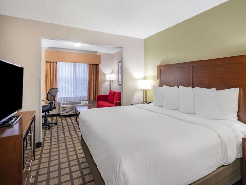 Baymont by Wyndham Gurnee image