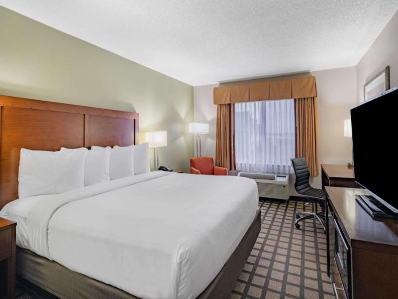 Baymont by Wyndham Gurnee image