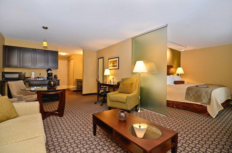 Best Western The Inn & Suites At Market Square image