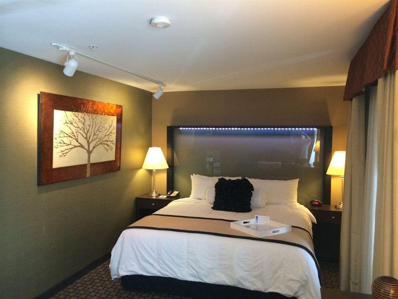 Best Western The Inn & Suites At Market Square image
