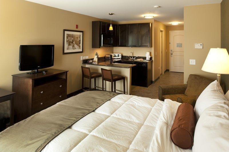 Best Western The Inn & Suites At Market Square image