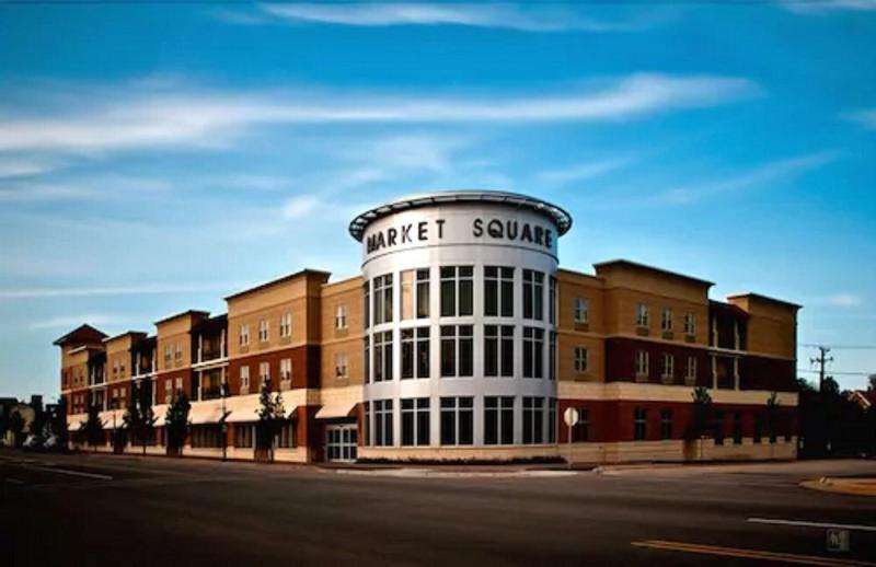 Best Western The Inn & Suites At Market Square image