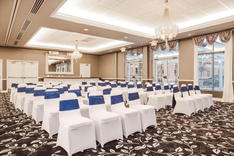 Best Western The Inn & Suites At Market Square image