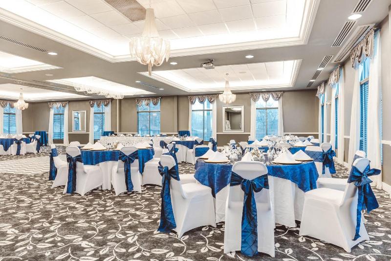 Best Western The Inn & Suites At Market Square image