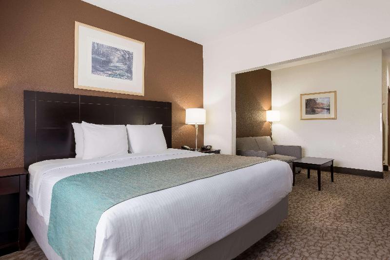 Best Western Kendallville Inn image