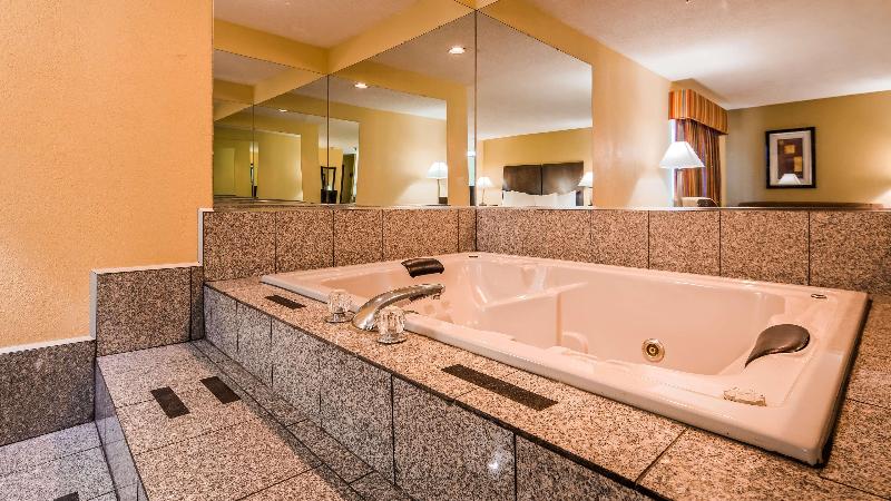 Best Western Muncie image