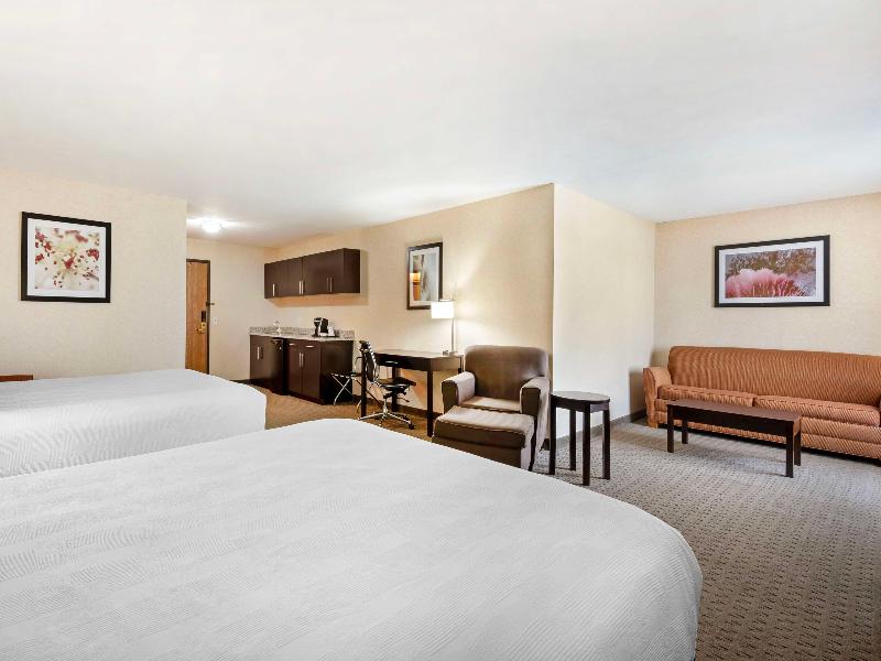 Best Western Plus Howe Inn image