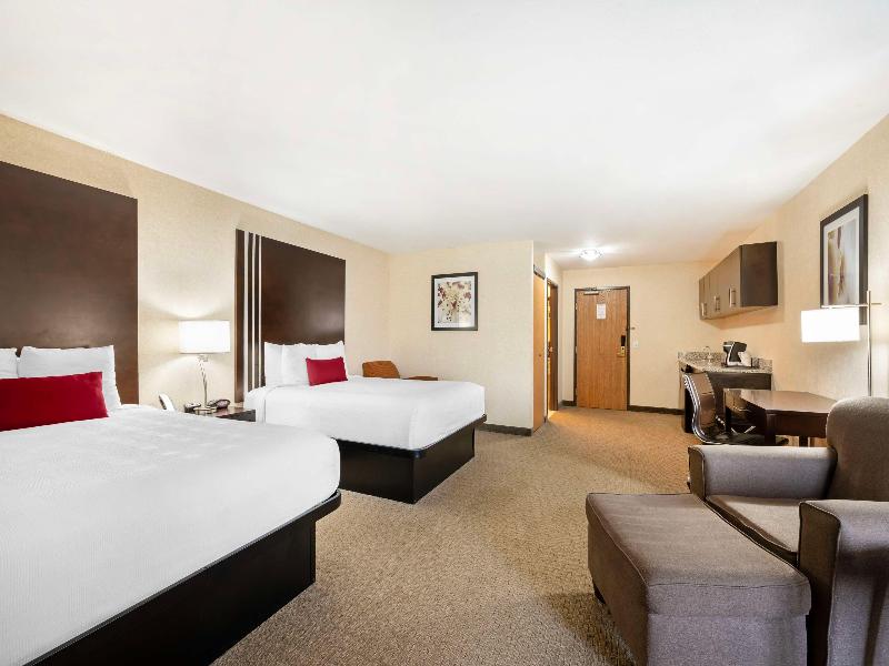 Best Western Plus Howe Inn image