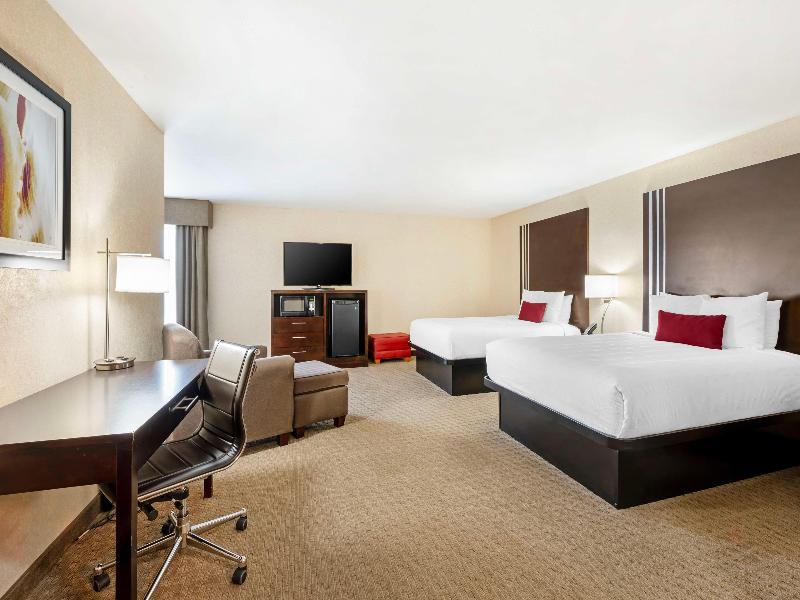 Best Western Plus Howe Inn image