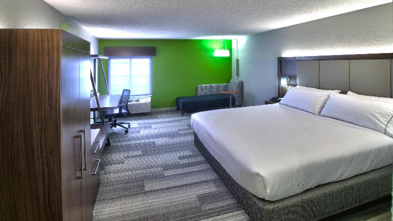 Holiday Inn Express and Suites Evansville North photo 17