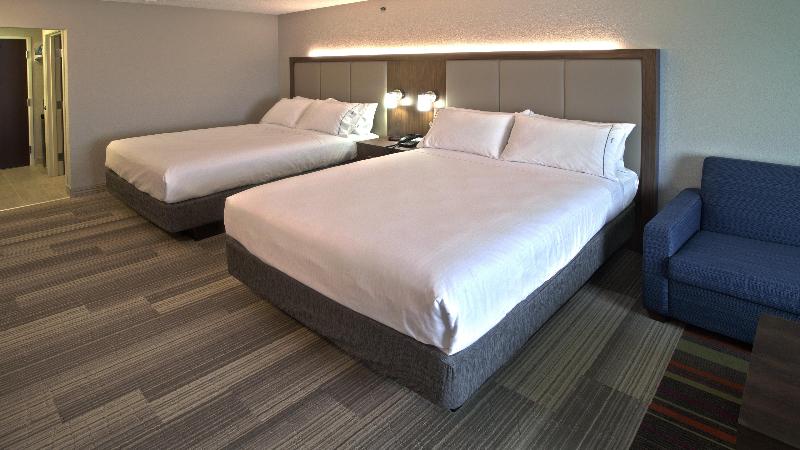 Holiday Inn Express and Suites Evansville North photo 19