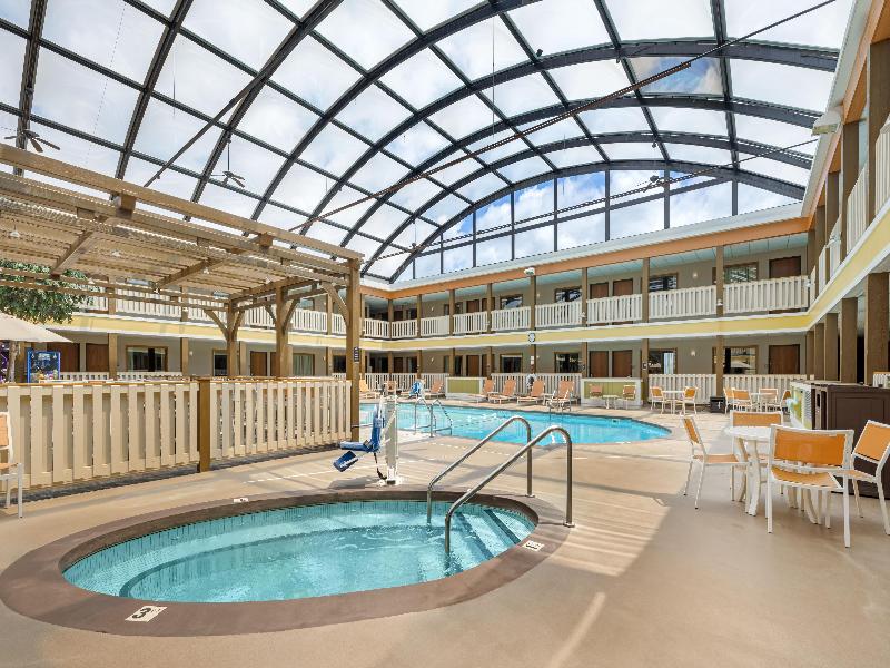 Bw Plus Dubuque Hotel & Conference Center image