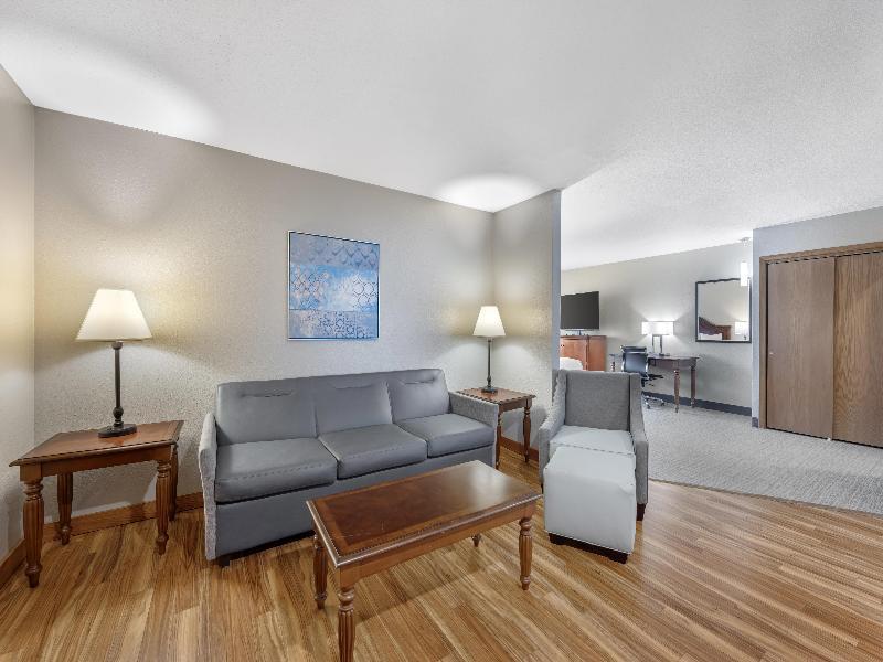 Bw Plus Dubuque Hotel & Conference Center image