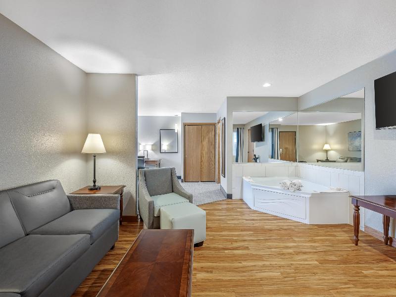 Bw Plus Dubuque Hotel & Conference Center image