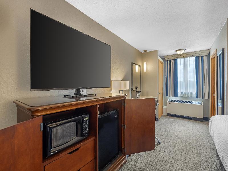 Bw Plus Dubuque Hotel & Conference Center image