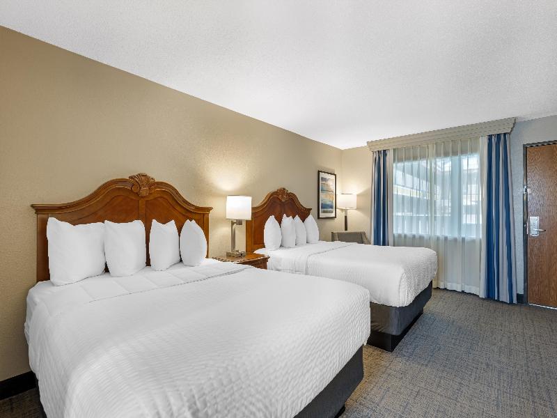 Bw Plus Dubuque Hotel & Conference Center image