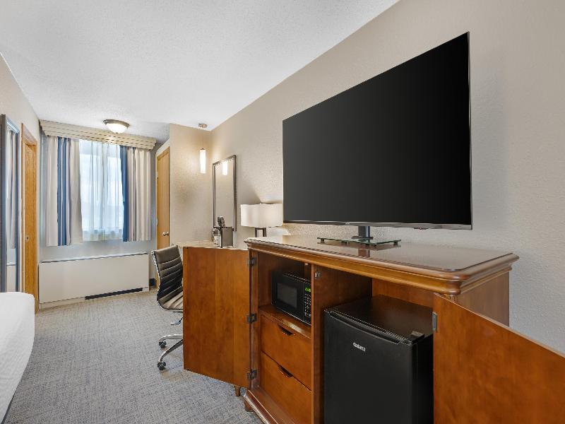 Bw Plus Dubuque Hotel & Conference Center image