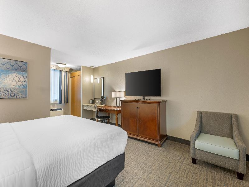Bw Plus Dubuque Hotel & Conference Center image