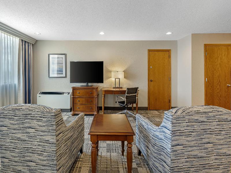 Bw Plus Dubuque Hotel & Conference Center image