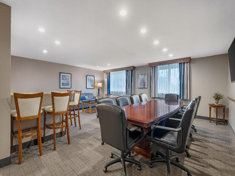 Bw Plus Dubuque Hotel & Conference Center image