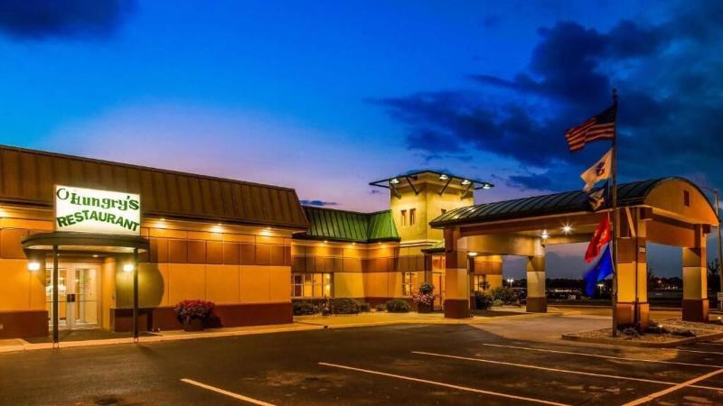 Rock Island Inn & Suites Marshalltown image