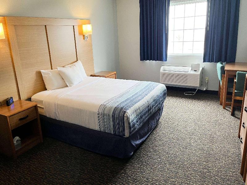 Days Inn & Suites By Wyndham Williamsburg Ia North image 9