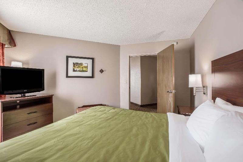 Quality Inn & Suites Lawrence image