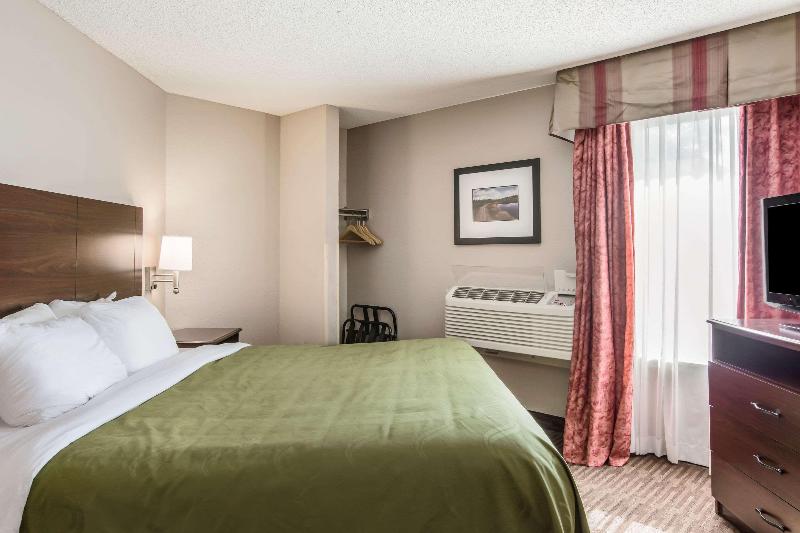 Quality Inn & Suites Lawrence image