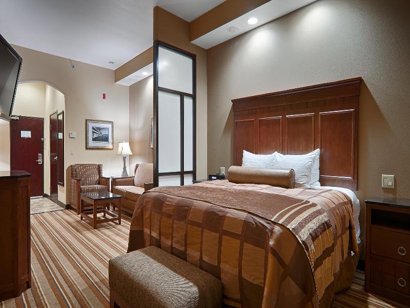 Best Western Premier Kc Speedway Inn & Suites image