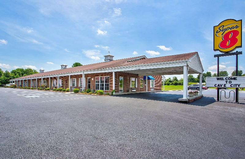 Super 8 by Wyndham Cave City